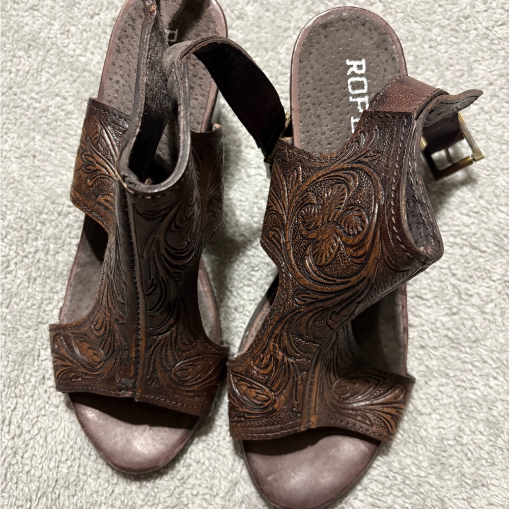 Roper Women's Embossed Leather Sandals - Dark Brown